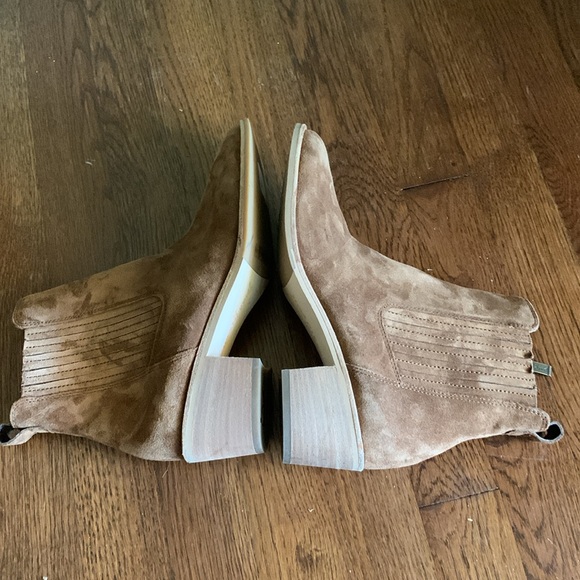 New Paul Green Sante Zip Booties in Toffee Suede - Picture 7 of 11